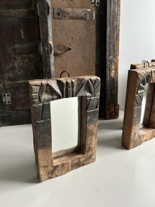 handgemaakte houten spiegel