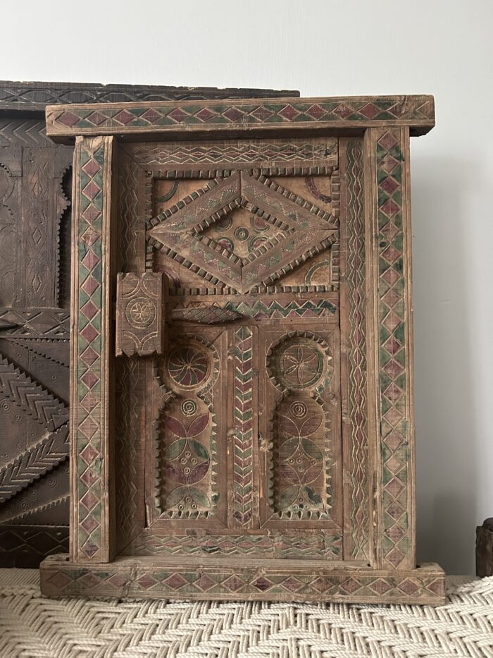 Berber deur oud hout